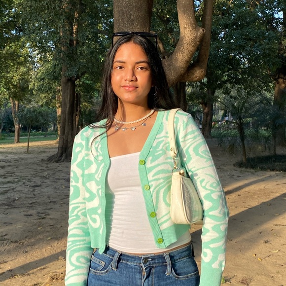 urbanic | Sweaters | Small Size Sweater 